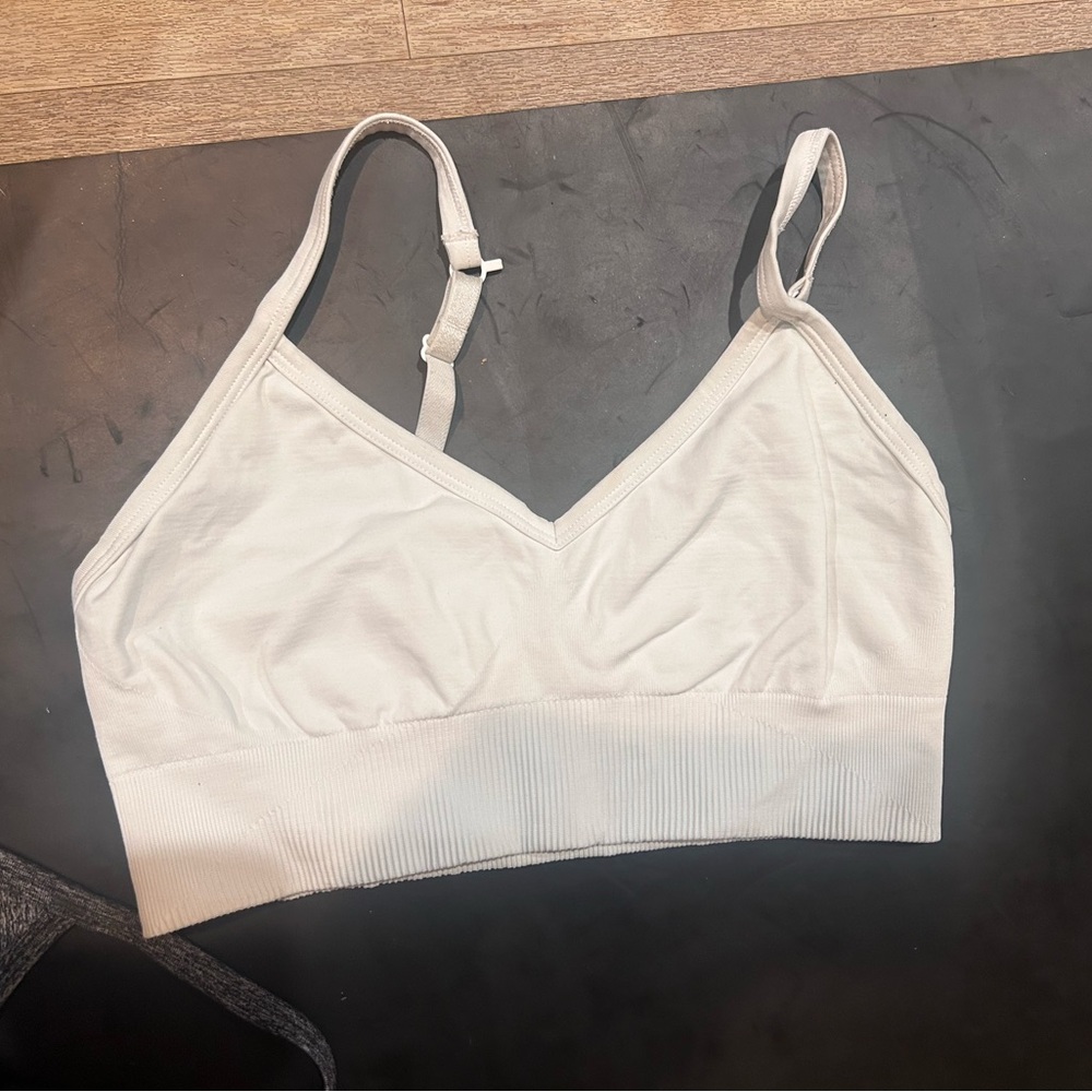 Lululemon Ebb to Street Bra *C/D Cup - NWOT